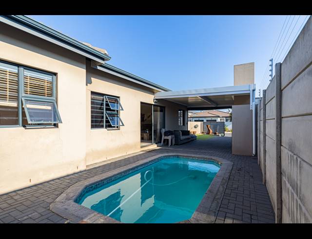 4 BEDROOM HOUSE FOR SALE IN PARKLANDS NORTH